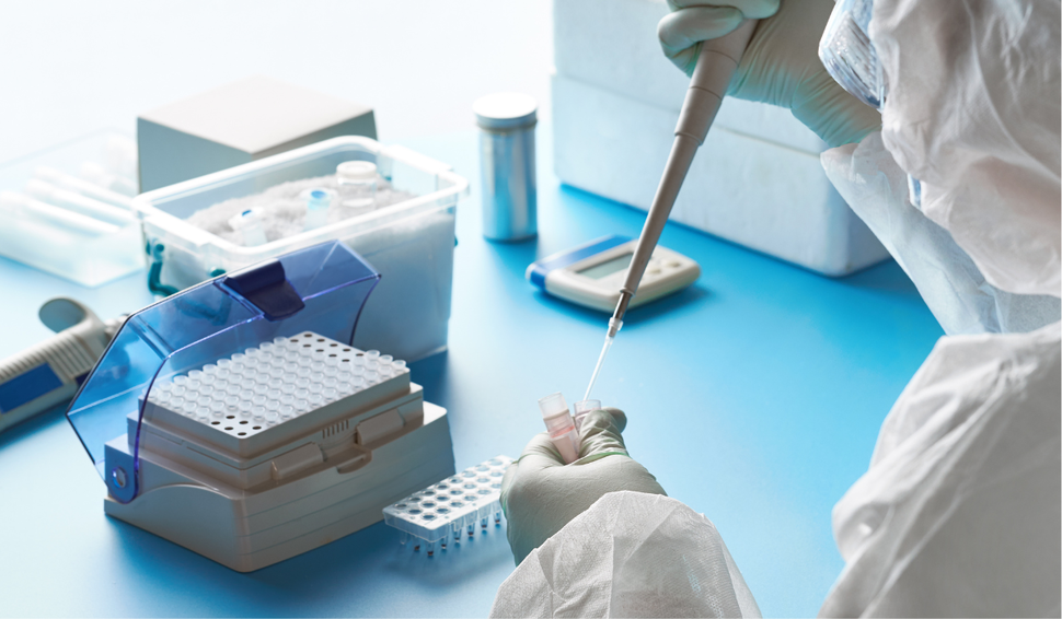 PCR – co wykrywa, kiedy zrobić badanie i czym różni się od testu antygenowego?